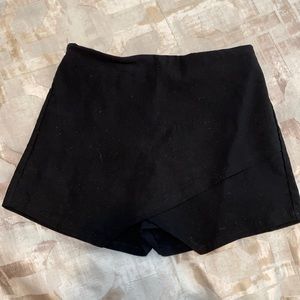 Black Skort